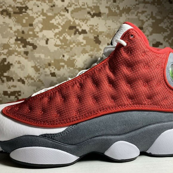 Nike Air Jordan 1 Retro High - Picture 2 of 5